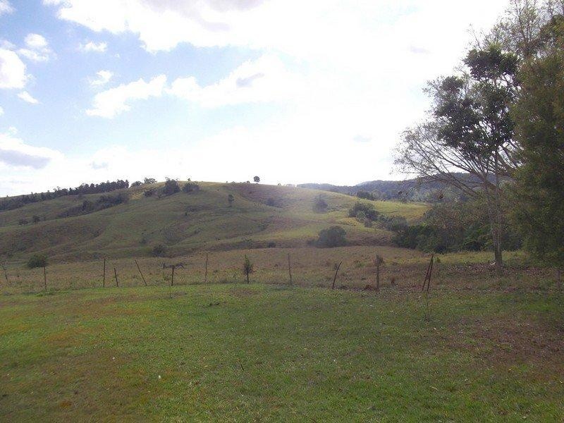 Lake Eacham QLD 4884