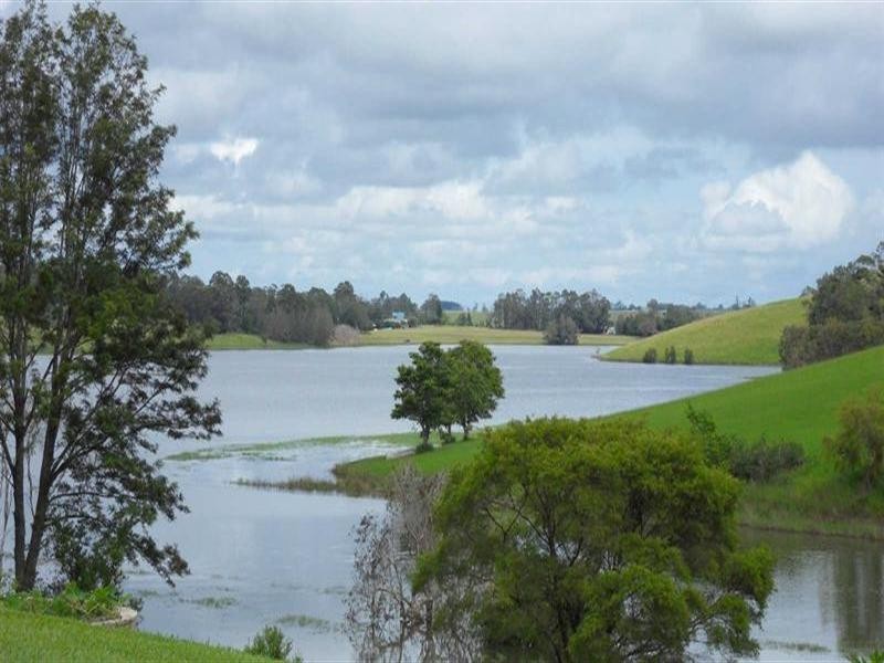 2 Esplande Drive, Yungaburra QLD 4884