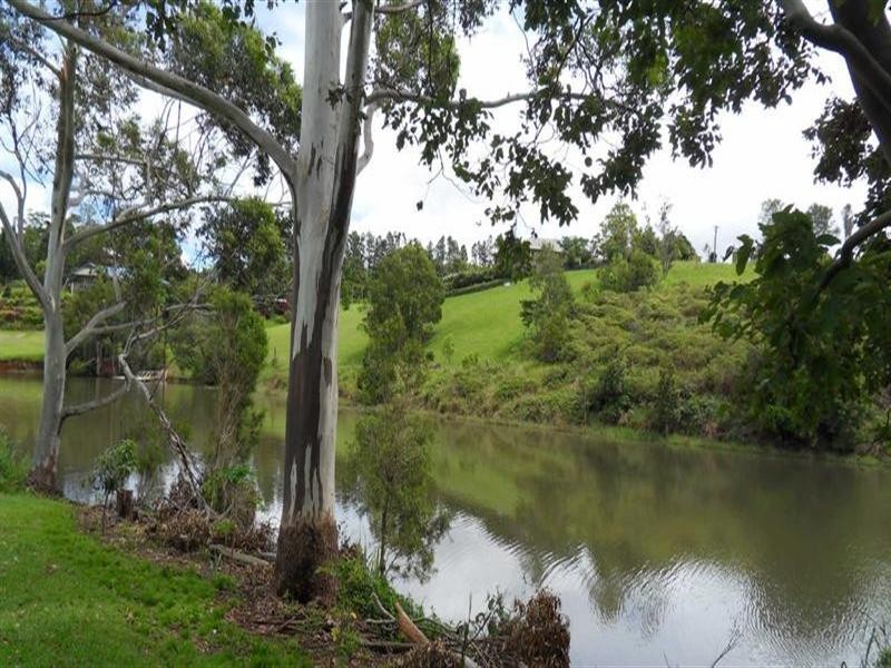 2 Esplande Drive, Yungaburra QLD 4884