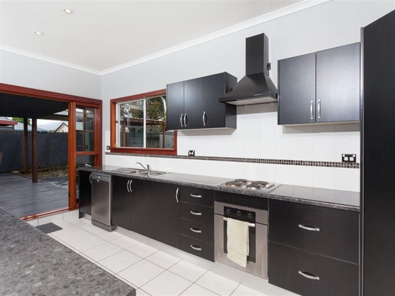 17 Harlequin Street, White Rock QLD 4868