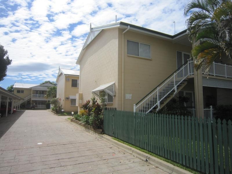 5/18 Rose Street, Westcourt QLD 4870