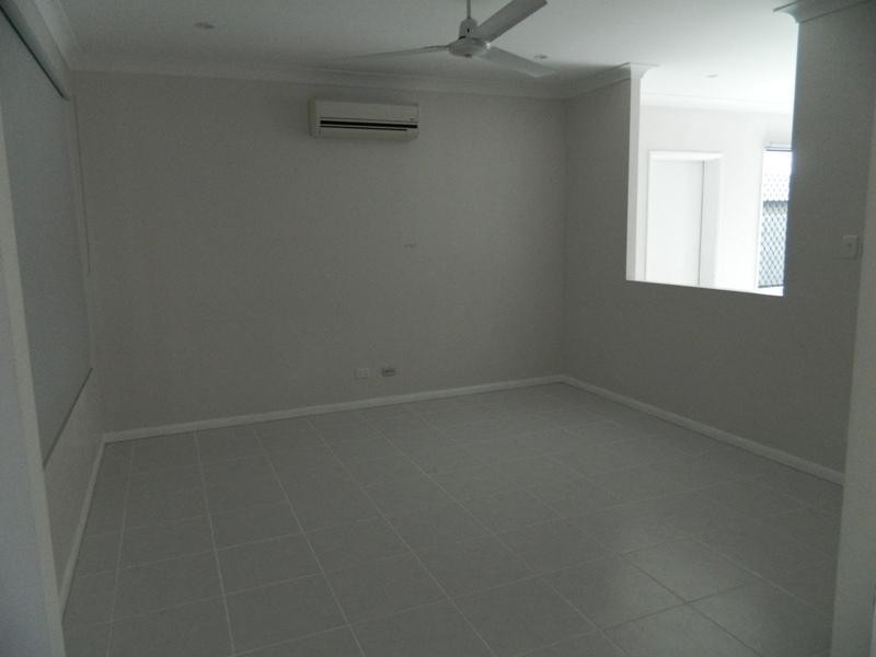 Bentley Park QLD 4869