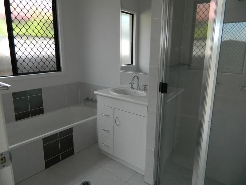 Bentley Park QLD 4869