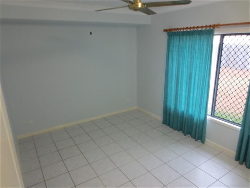 Bentley Park QLD 4869