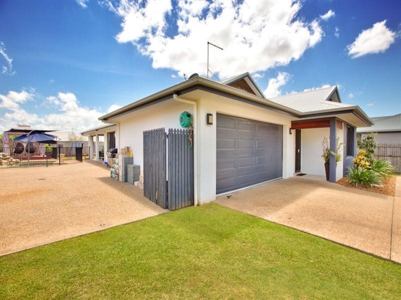 6 Laidley Close, Bentley Park QLD 4869