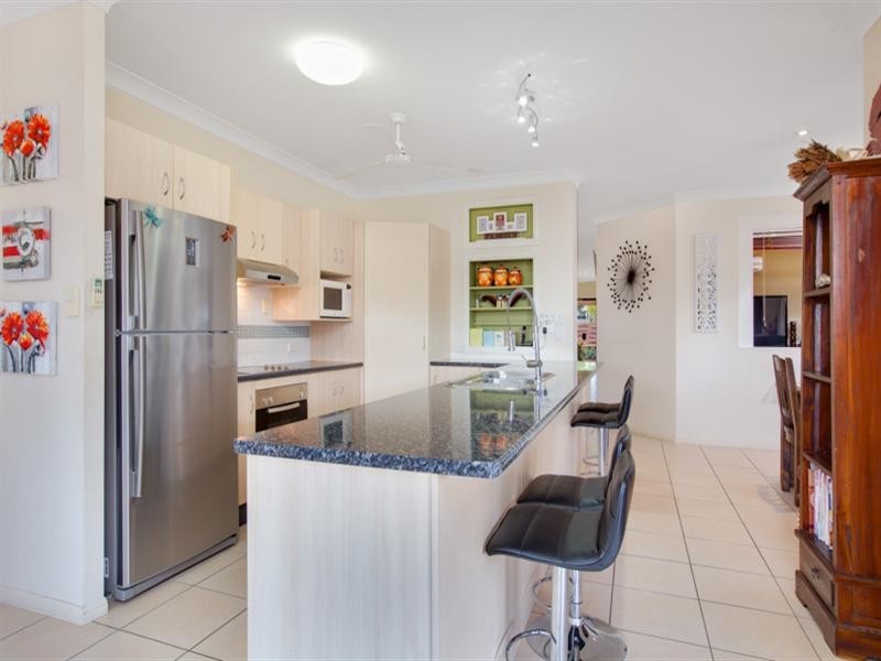 6 Laidley Close, Bentley Park QLD 4869