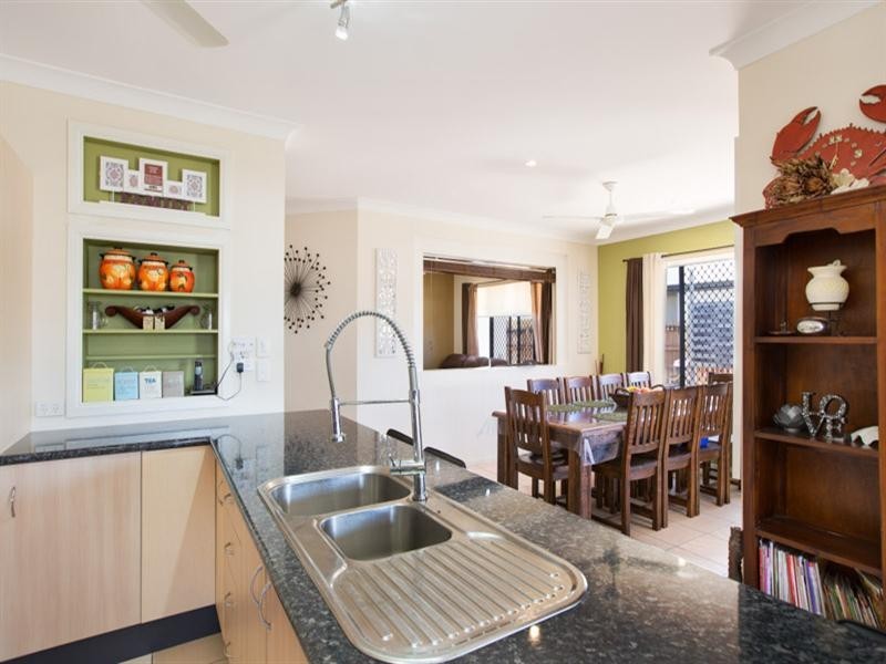 6 Laidley Close, Bentley Park QLD 4869