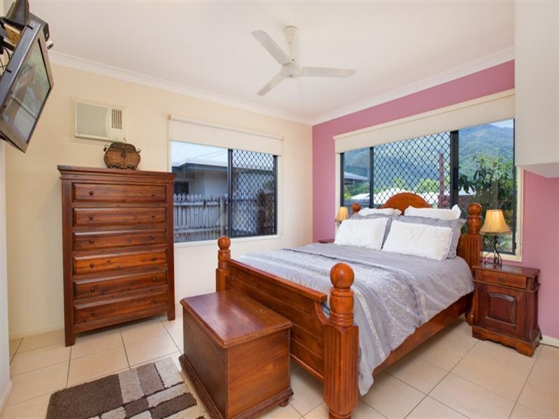 6 Laidley Close, Bentley Park QLD 4869