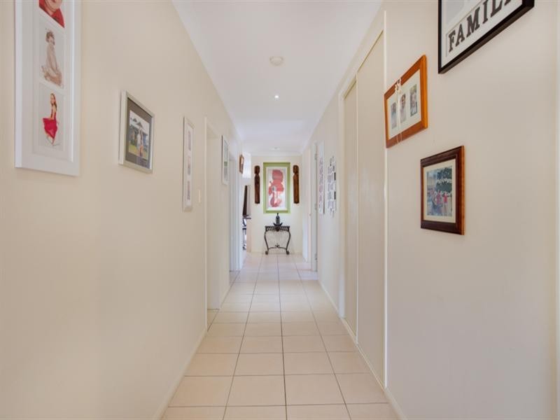 6 Laidley Close, Bentley Park QLD 4869