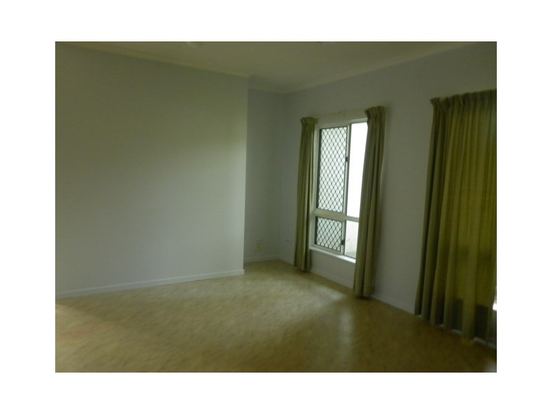 16 Blackbird Street, Bentley Park QLD 4869