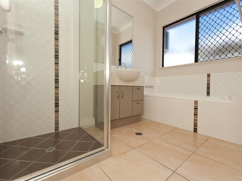 4 Turon Close, Bentley Park QLD 4869