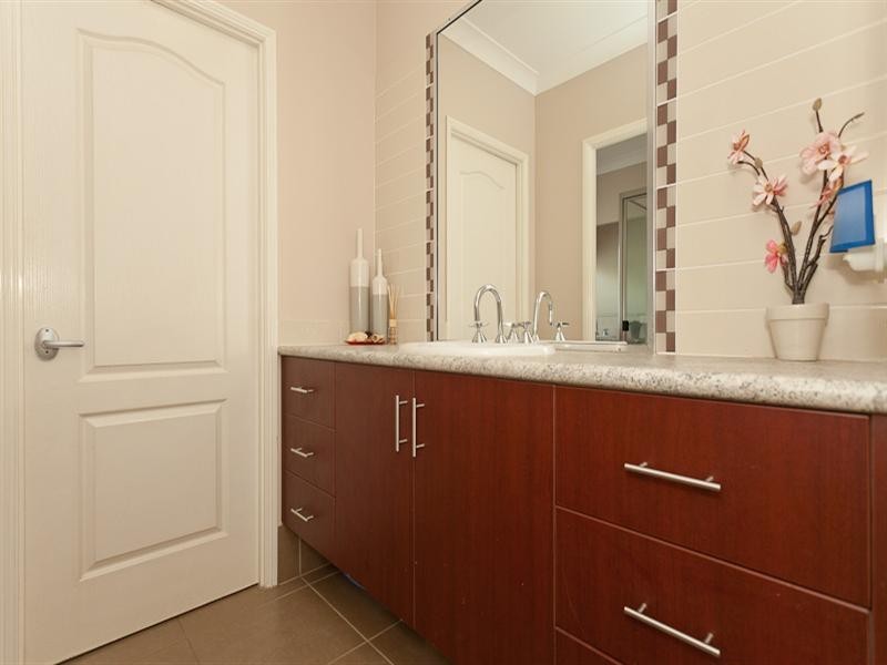 12 Pollock Close, Bentley Park QLD 4869