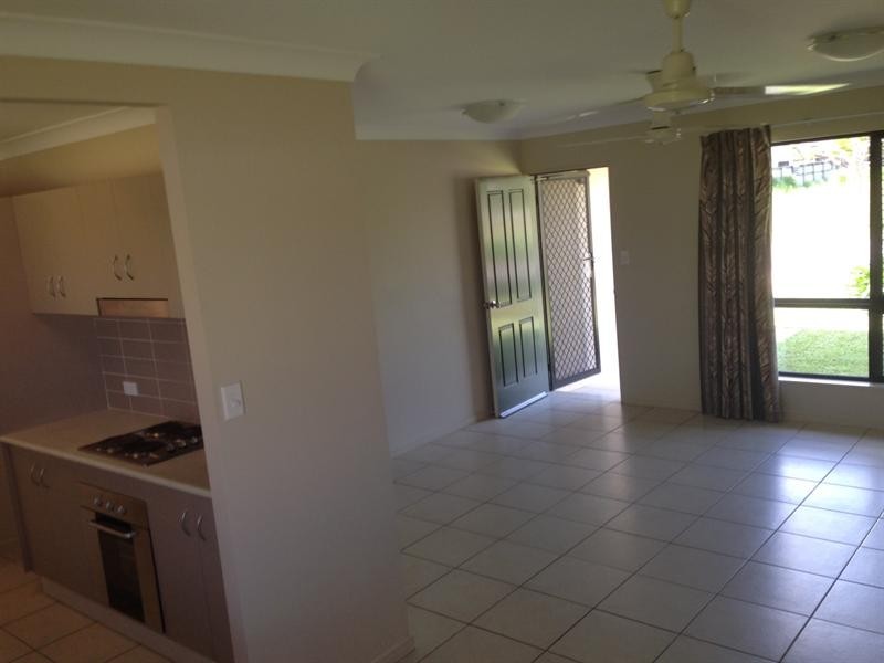 5 Colombia Street, White Rock QLD 4868