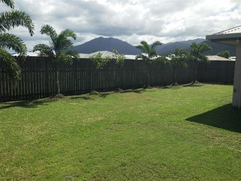 5 Colombia Street, White Rock QLD 4868