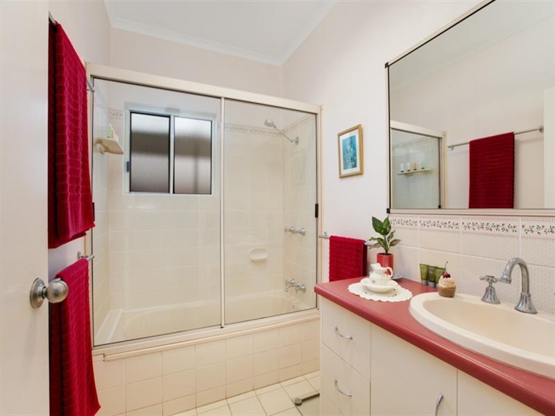 17 Julia Percy Close, Bentley Park QLD 4869