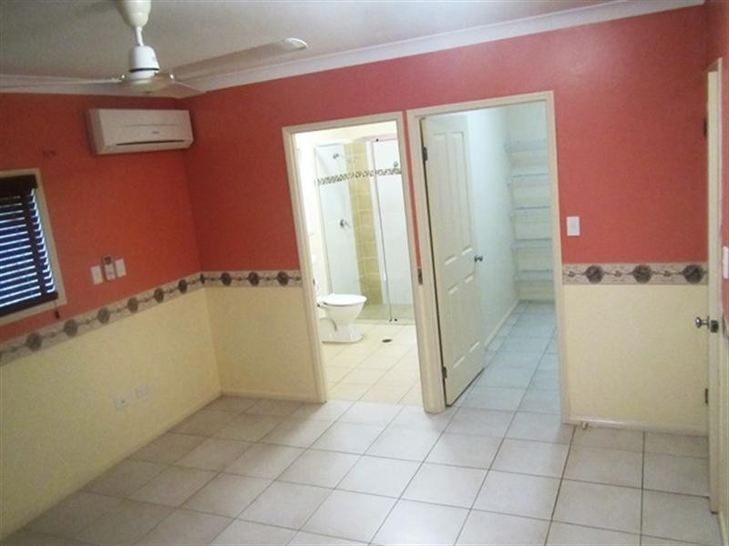 Bentley Park QLD 4869