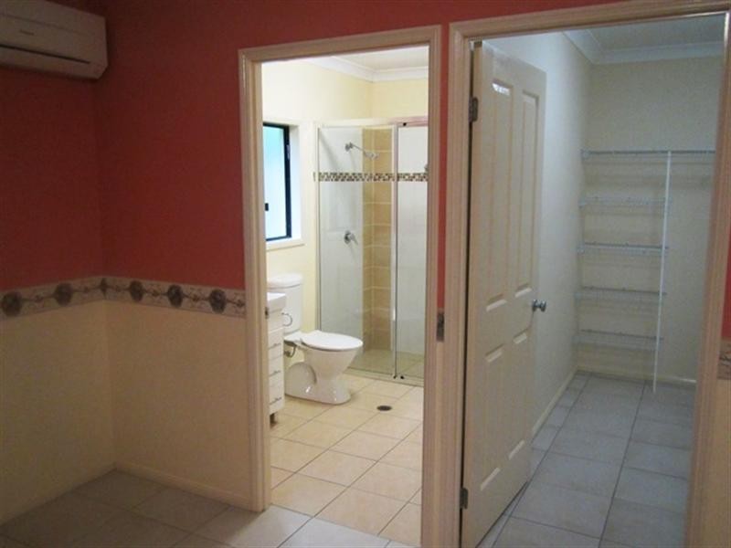 Bentley Park QLD 4869