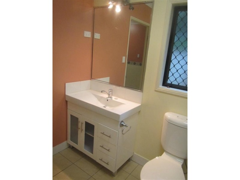 Bentley Park QLD 4869