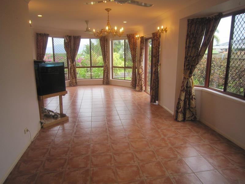 22 Allinga Close, Bentley Park QLD 4869