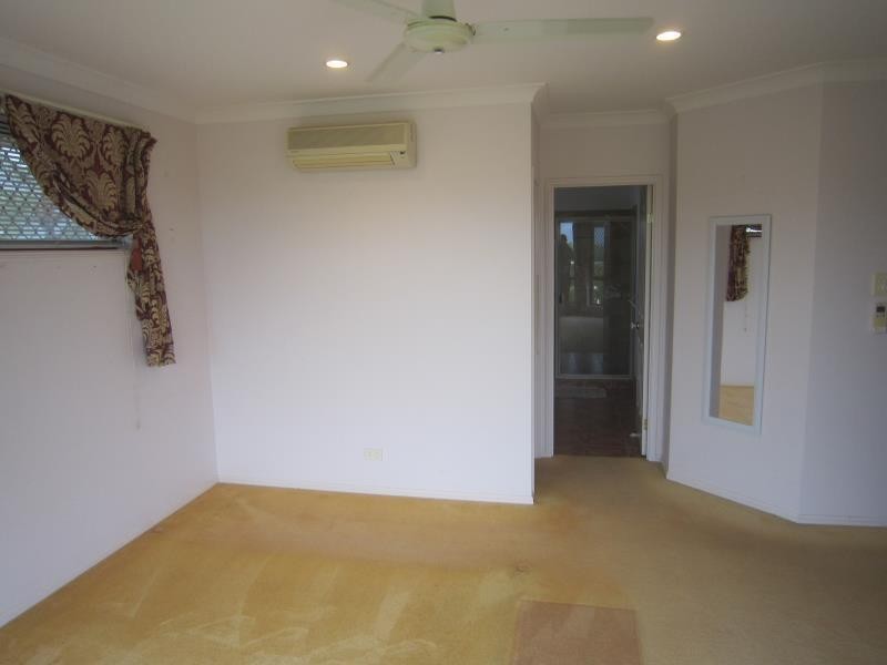 22 Allinga Close, Bentley Park QLD 4869