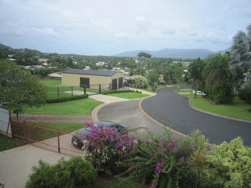 22 Allinga Close, Bentley Park QLD 4869