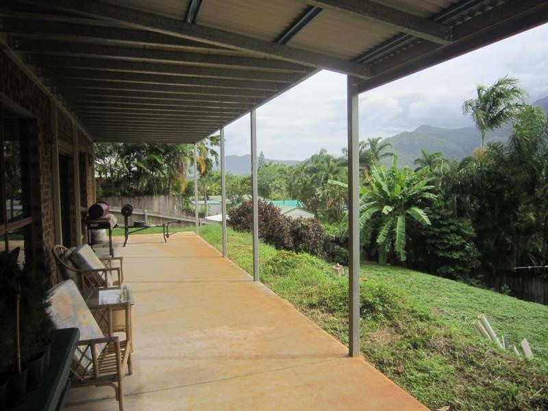 22 Allinga Close, Bentley Park QLD 4869