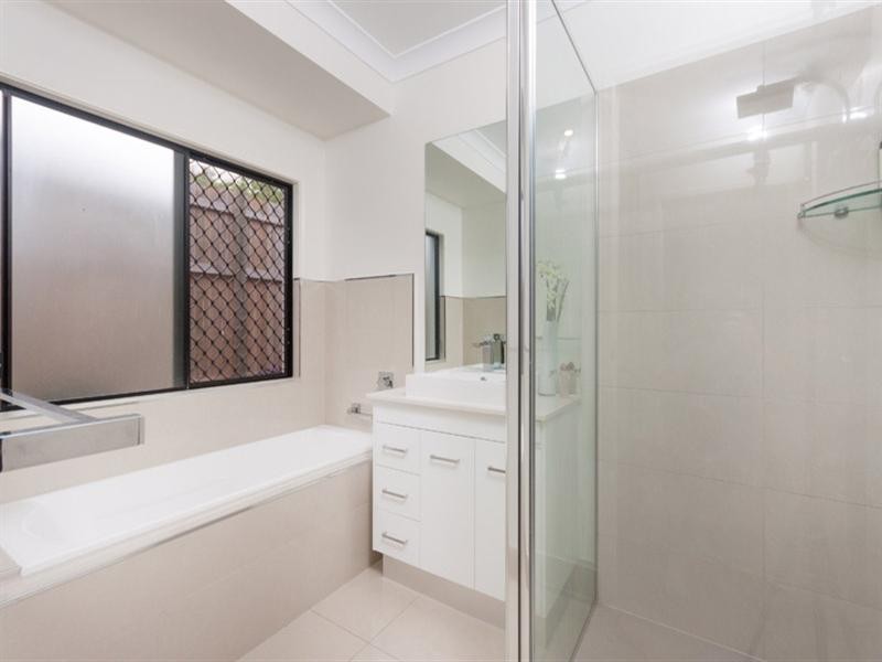 16 Anson Street, Bentley Park QLD 4869