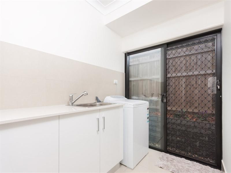 16 Anson Street, Bentley Park QLD 4869