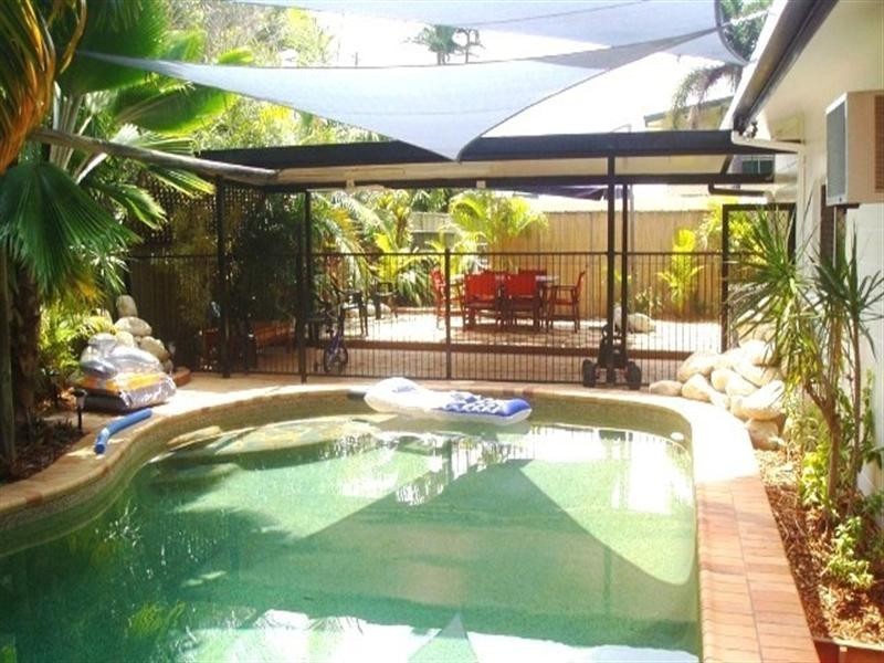 2 Victory Close, Edmonton QLD 4869