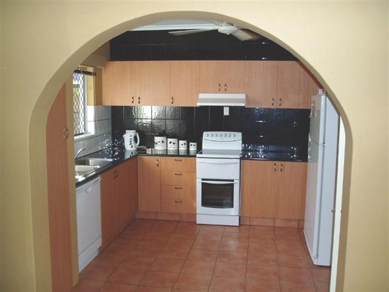 2 Victory Close, Edmonton QLD 4869