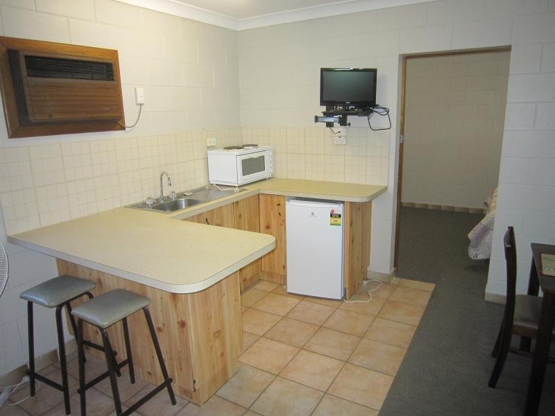 3/35-37 Bruce Highway, Edmonton QLD 4869