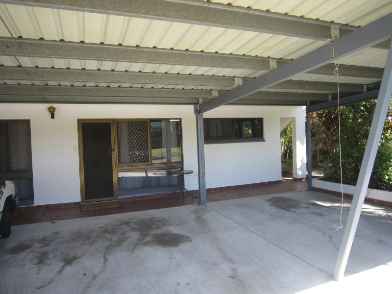 3/35-37 Bruce Highway, Edmonton QLD 4869