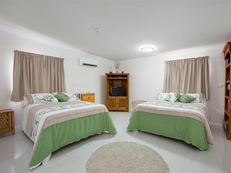 34 Dandaloo Street, Bayview Heights QLD 4868