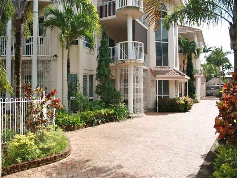 1/182 McLeod Street, Cairns North QLD 4870