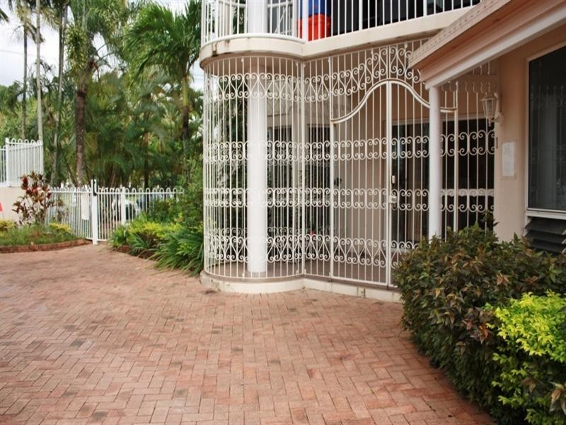 1/182 McLeod Street, Cairns North QLD 4870