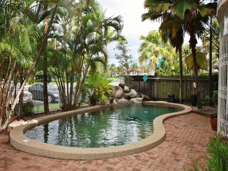 1/182 McLeod Street, Cairns North QLD 4870