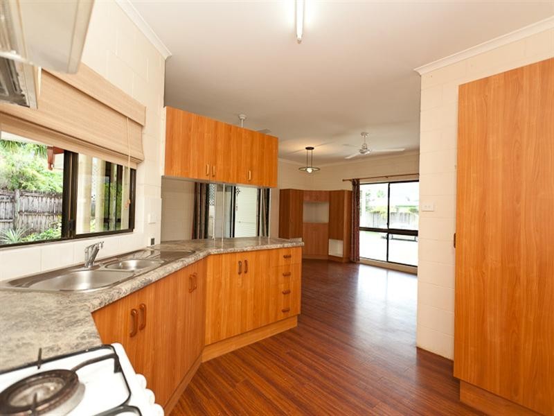 8 Hyacinth Close, Edmonton QLD 4869