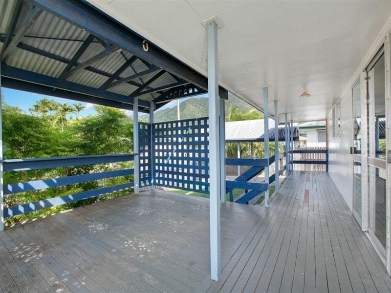 4 Millard Street, Manoora QLD 4870