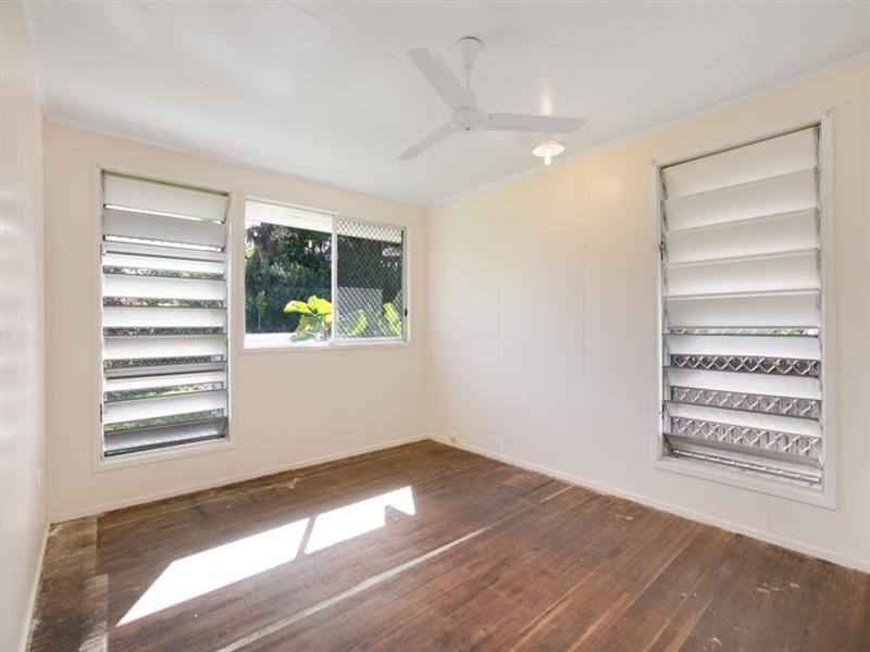 4 Millard Street, Manoora QLD 4870