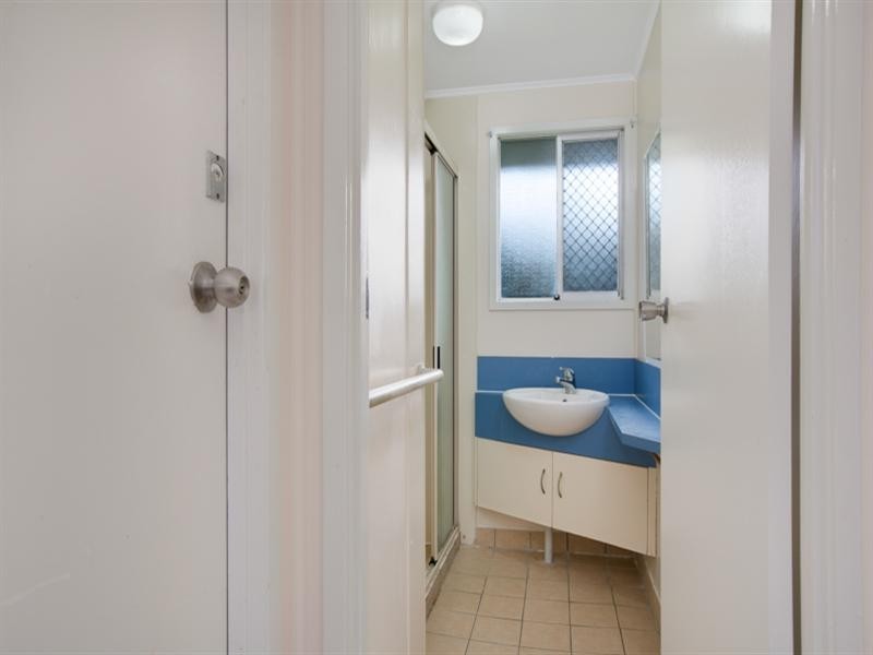 4 Millard Street, Manoora QLD 4870