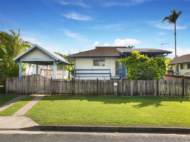 4 Millard Street, Manoora QLD 4870