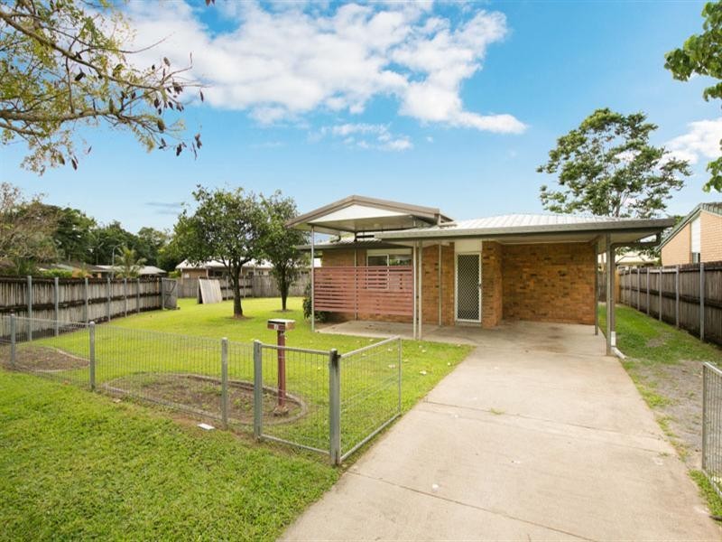 4 Deacon Court, Mooroobool QLD 4870
