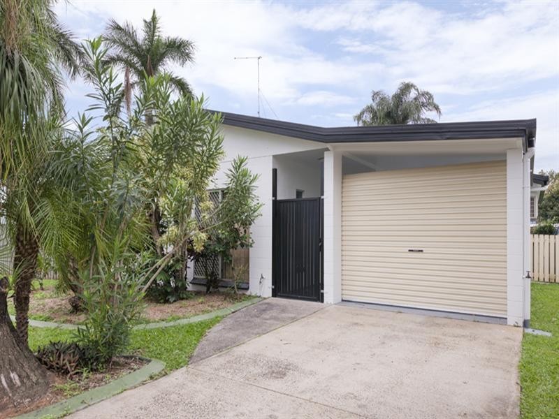 13 Bounty Close, Bentley Park QLD 4869