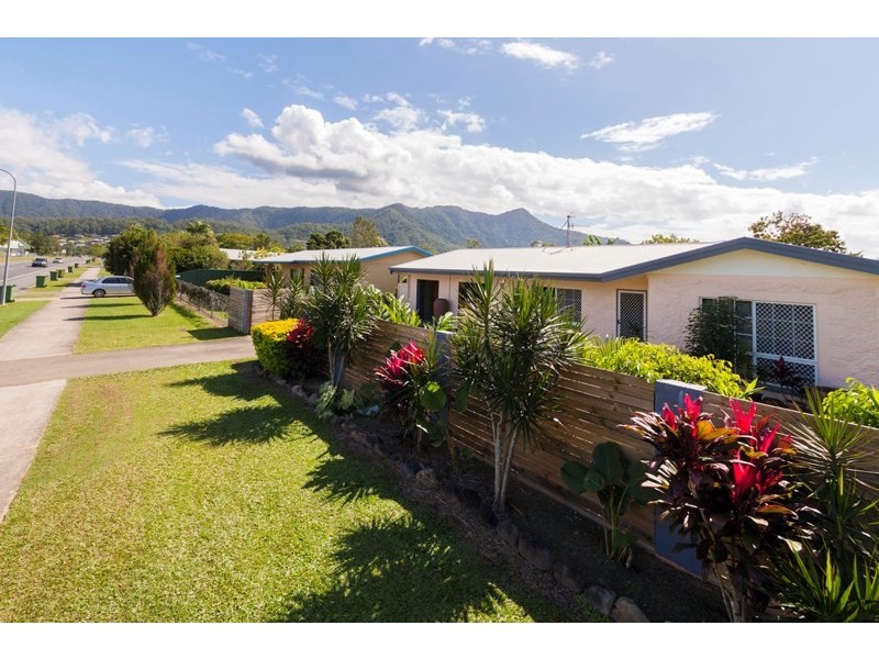 40 Robert Road, Bentley Park QLD 4869