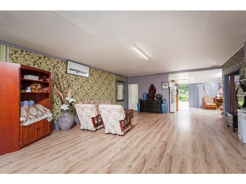 40 Robert Road, Bentley Park QLD 4869