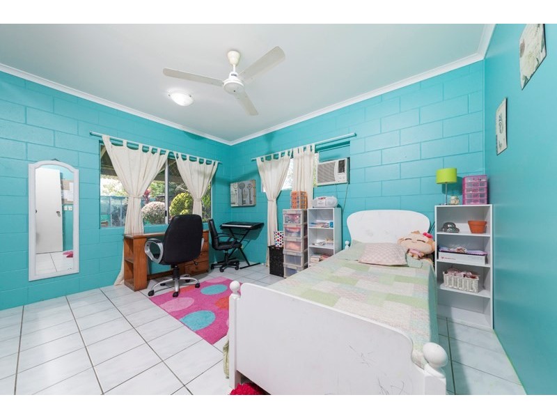 40 Robert Road, Bentley Park QLD 4869