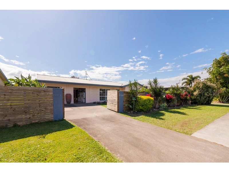 40 Robert Road, Bentley Park QLD 4869