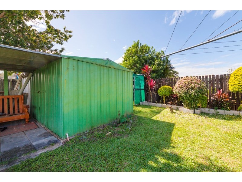 40 Robert Road, Bentley Park QLD 4869