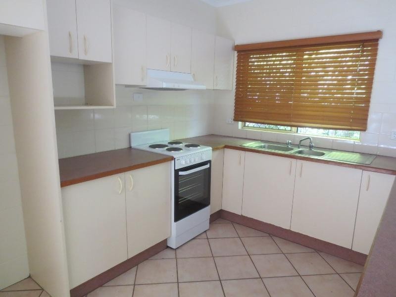 10 Lorraine Close, Bentley Park QLD 4869