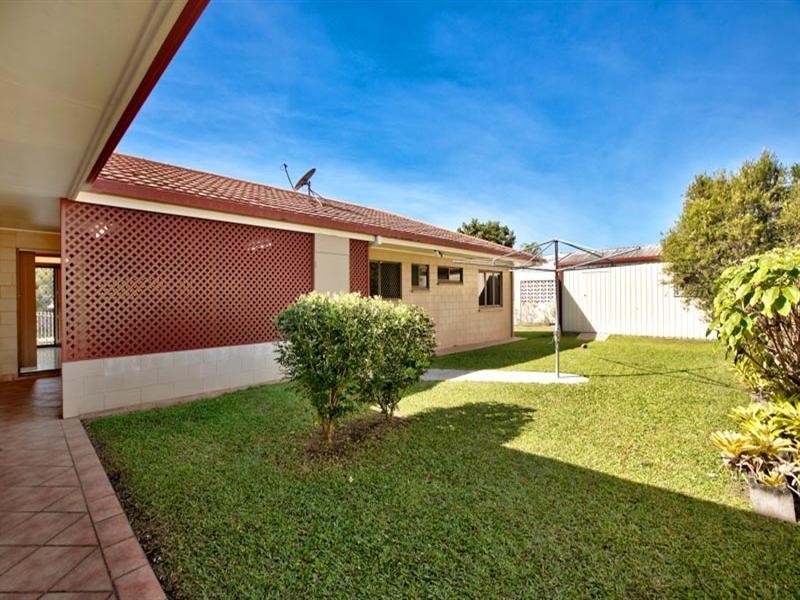 1 Augustus Street, Mooroobool QLD 4870